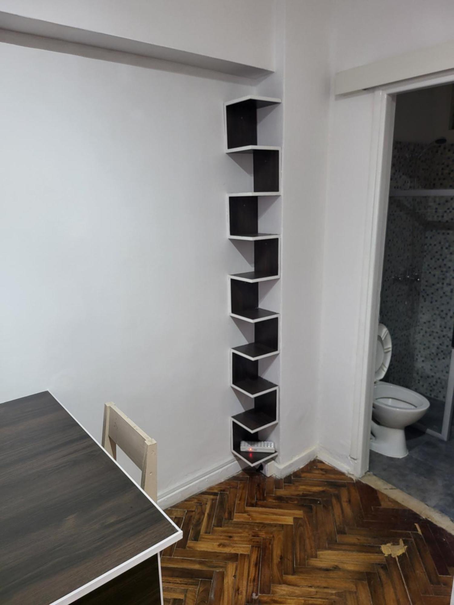 Quinto Piso A La Calle, Comodo, Equipado, Luminoso Y Bien Ubicado Apartamento *