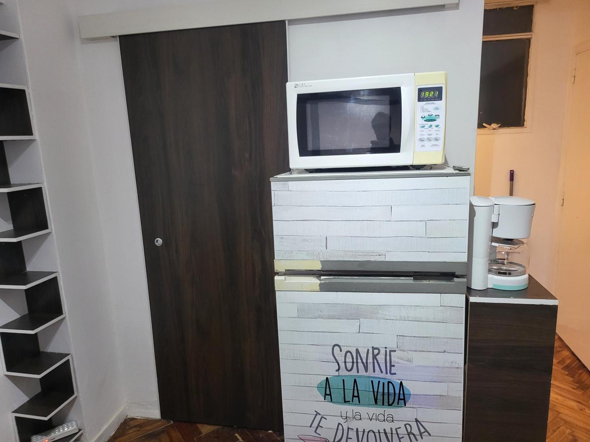 Apartamento Quinto Piso A La Calle, Comodo, Equipado, Luminoso Y Bien Ubicado